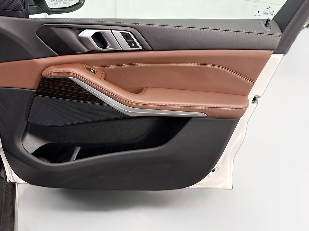 Used 2024 BMW X5 xDrive40i w/ Parking Assistance Package image 24