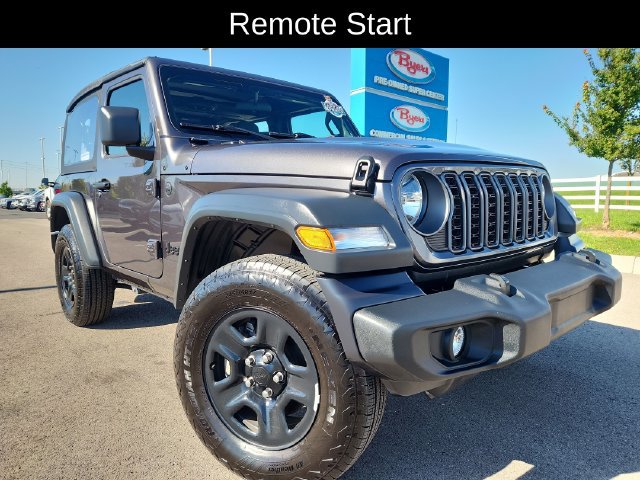 Used 2025 Jeep Wrangler Sport AWD/4WD image 13