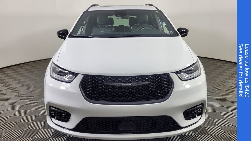 New 2026 Chrysler Pacifica Limited w/ S Appearance Package image 2