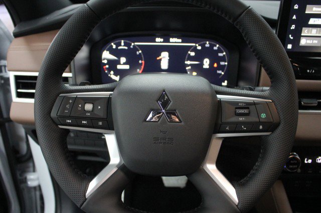 New 2026 Mitsubishi Outlander SEL image 8