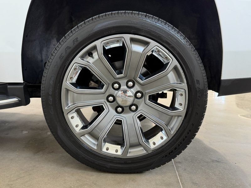Used 2016 GMC Yukon Denali w/ Open Road Package RWD image 12
