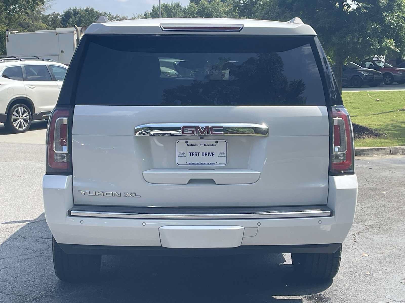 Used 2018 GMC Yukon XL Denali w/ Denali Ultimate Package RWD image 3
