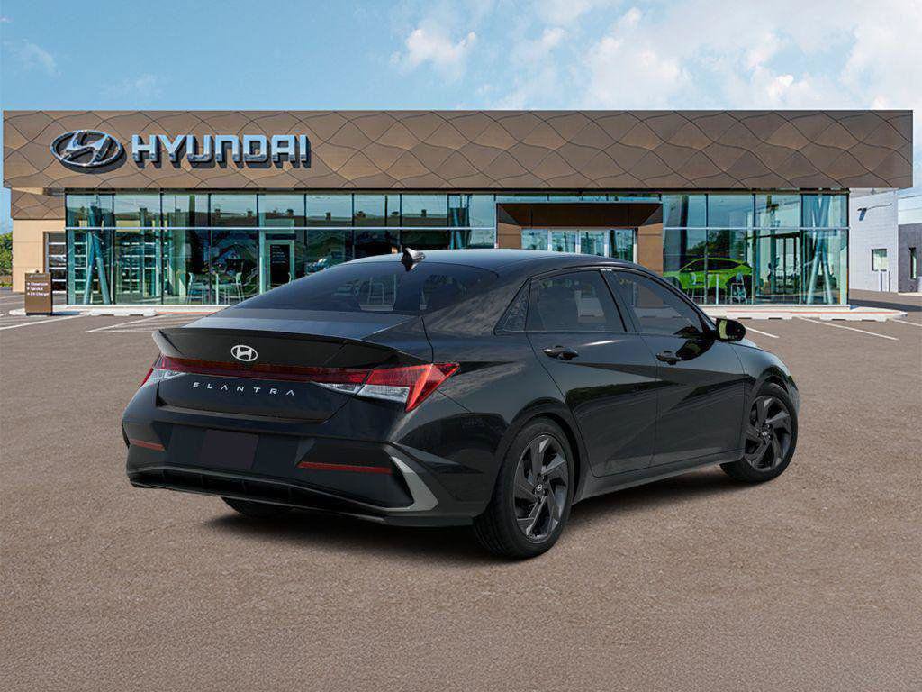 New 2026 Hyundai Elantra SEL Sport FWD image 5