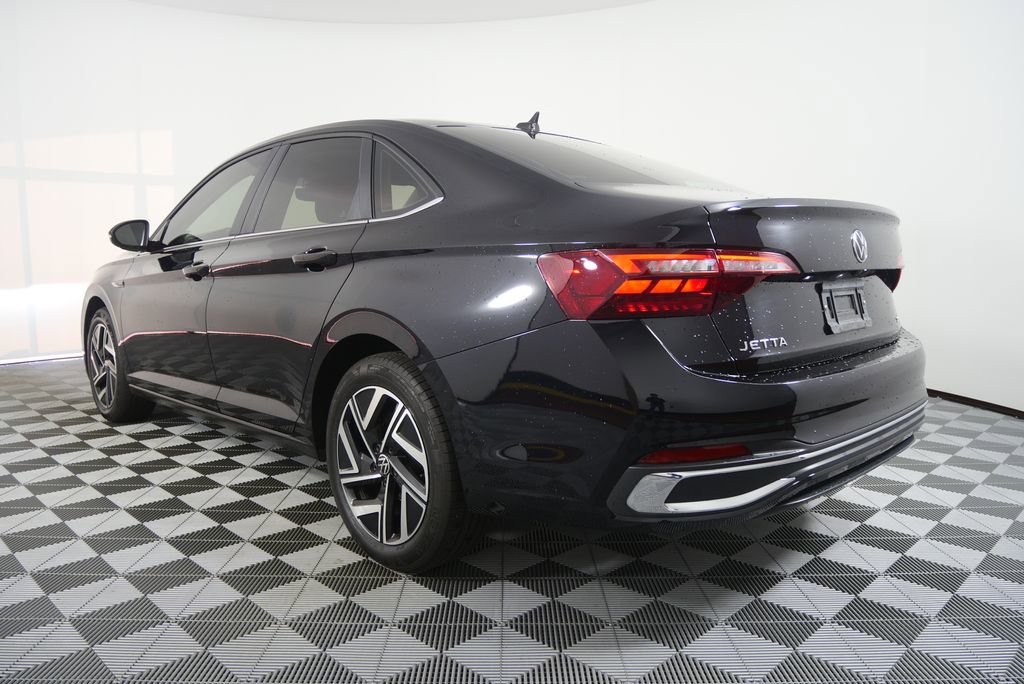 Used 2024 Volkswagen Jetta SEL FWD image 5