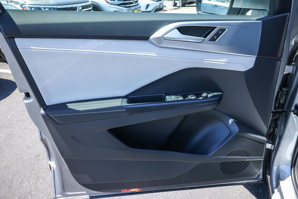 New 2025 Volkswagen Taos SE image 37