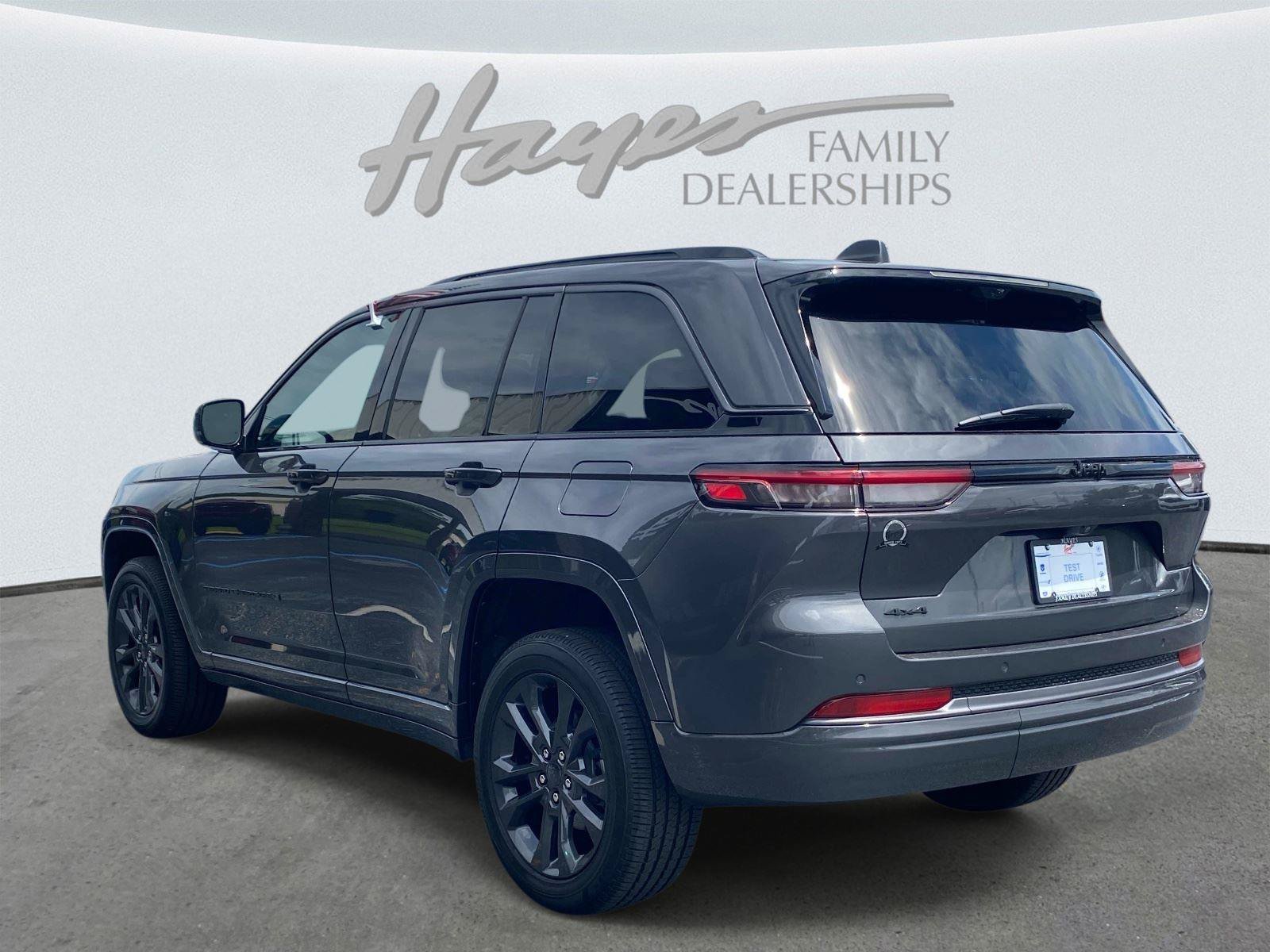 Used 2026 Jeep Grand Cherokee Limited AWD/4WD image 8