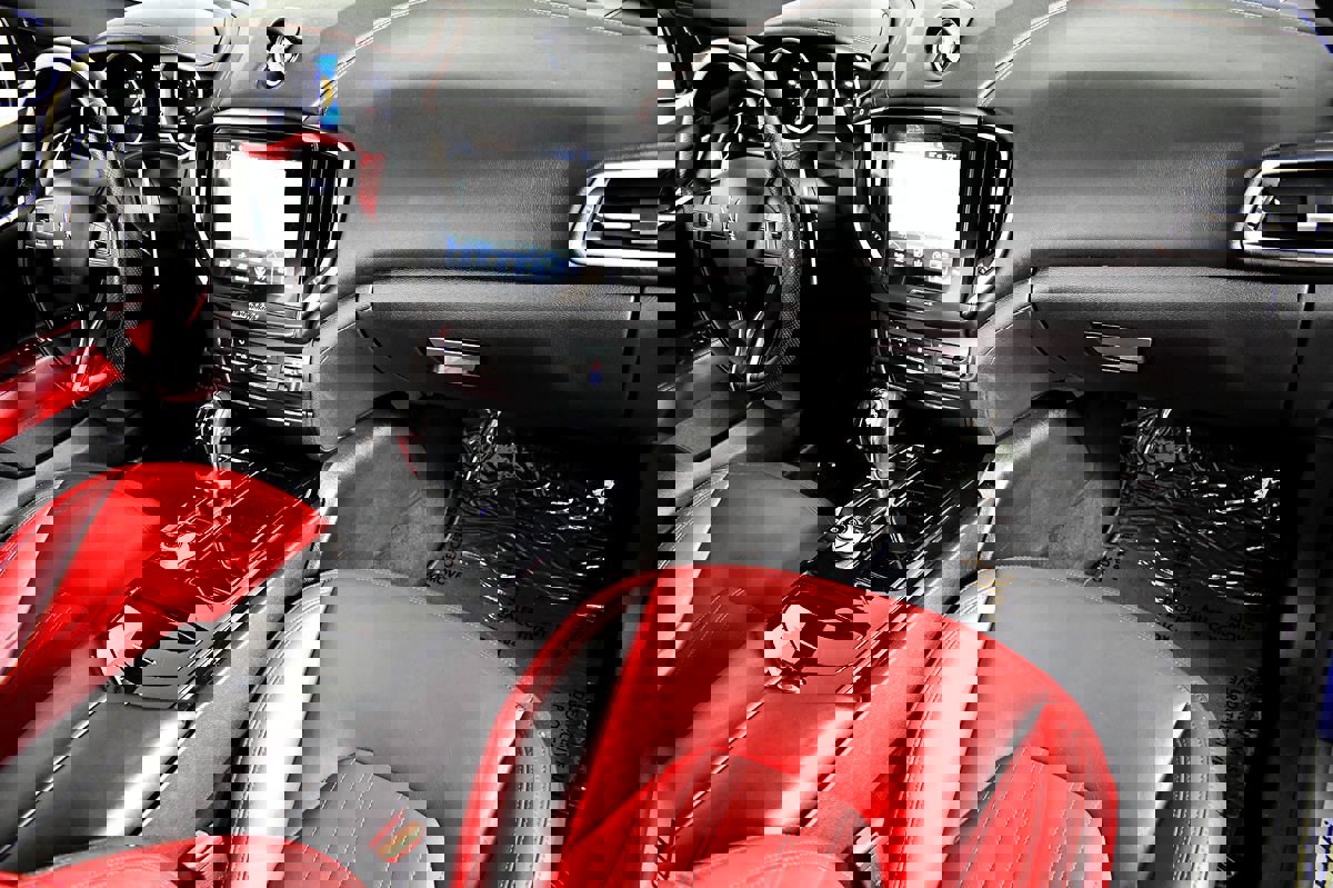 Used 2017 Maserati Ghibli S image 23