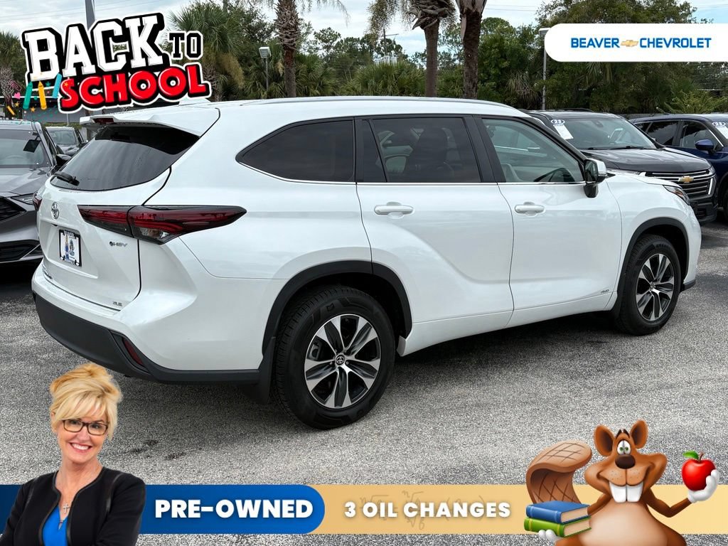 Used 2025 Toyota Highlander XLE AWD/4WD image 7