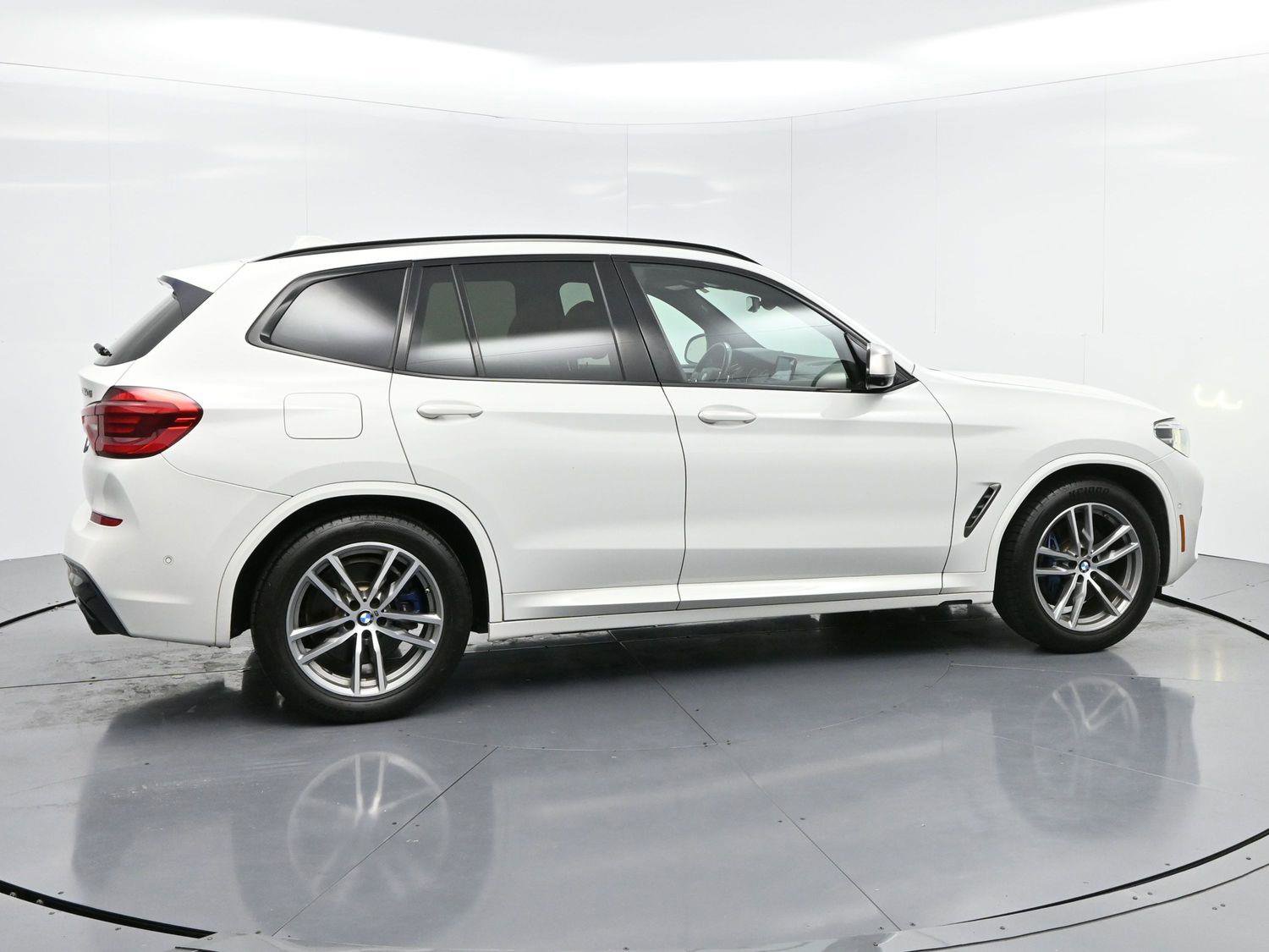 Used 2018 BMW X3 M40i image 8