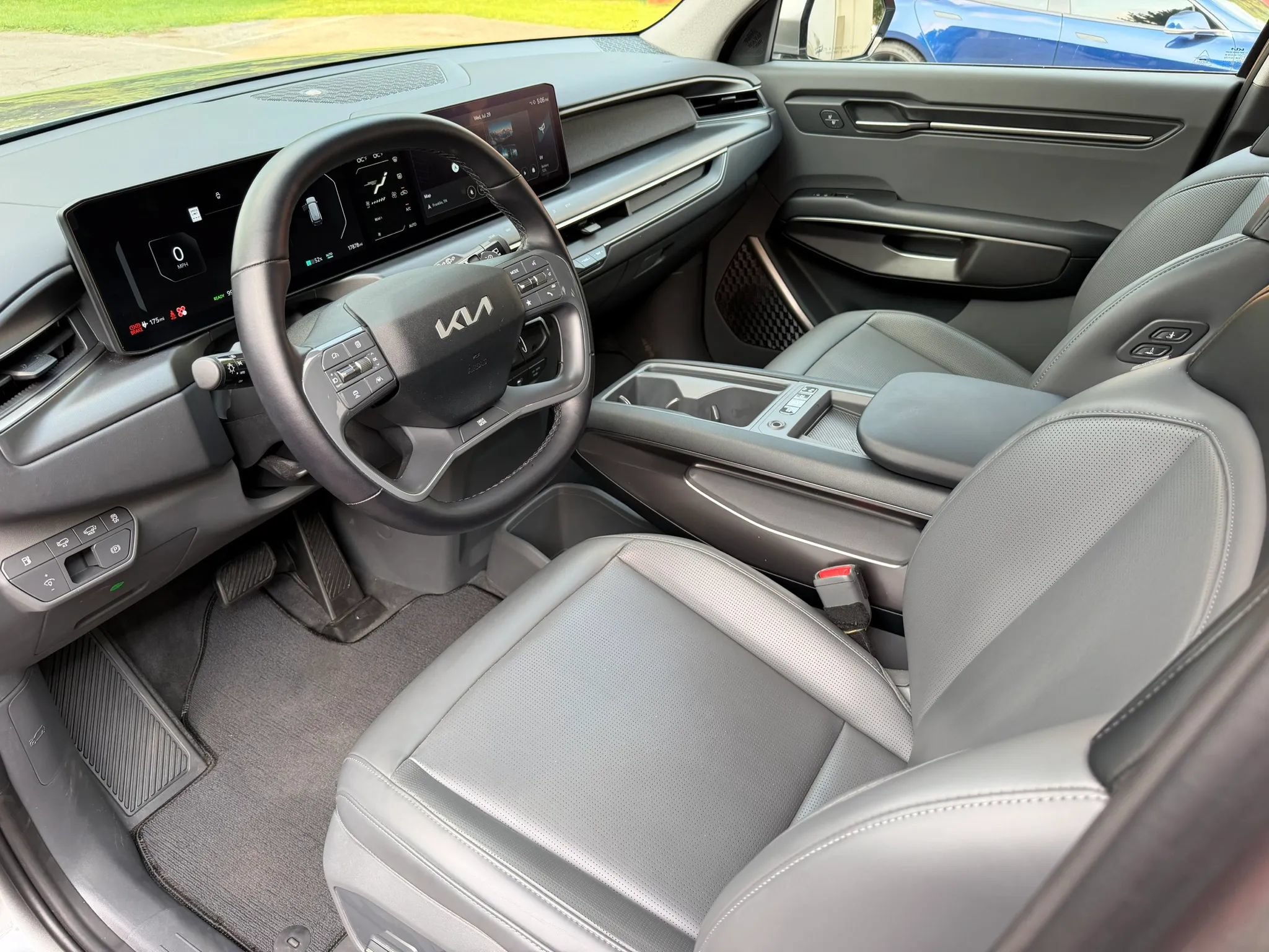 Used 2024 Kia EV9 Light Long Range RWD image 15