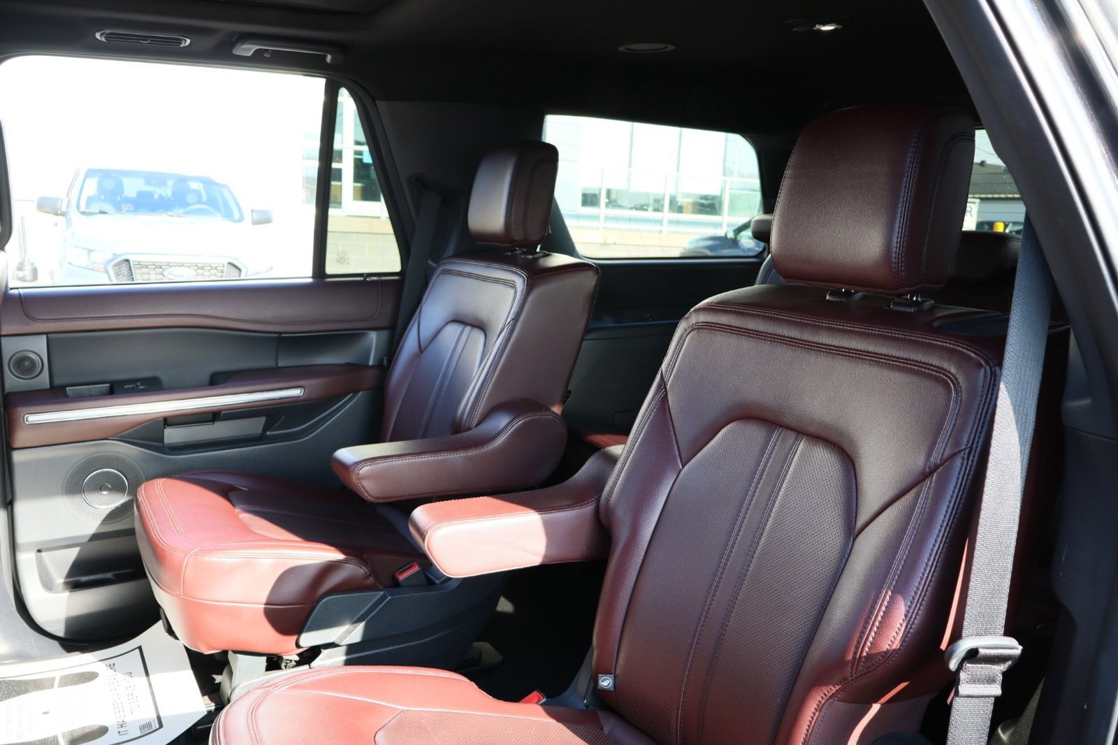 Used 2024 Ford Expedition Limited AWD/4WD image 29