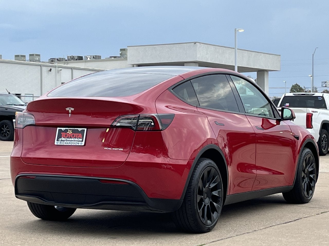 Used 2023 Tesla Model Y Long Range AWD/4WD image 4