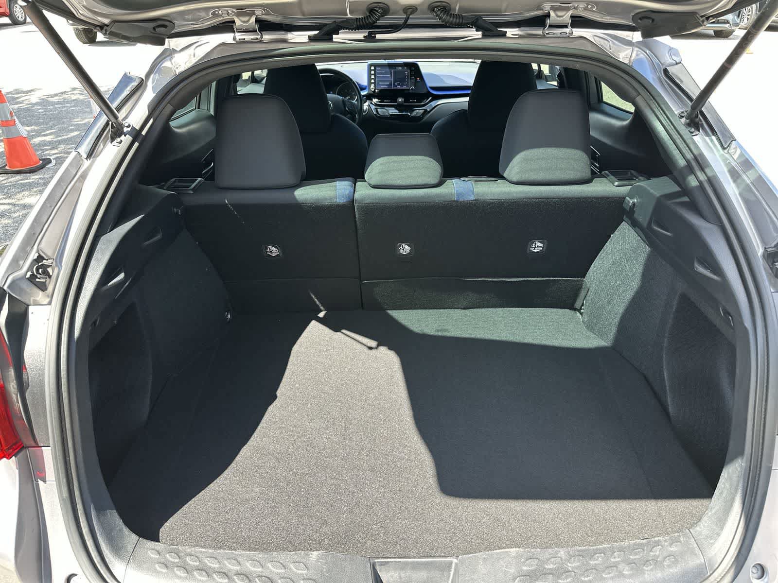 Used 2020 Toyota C-HR XLE FWD image 16