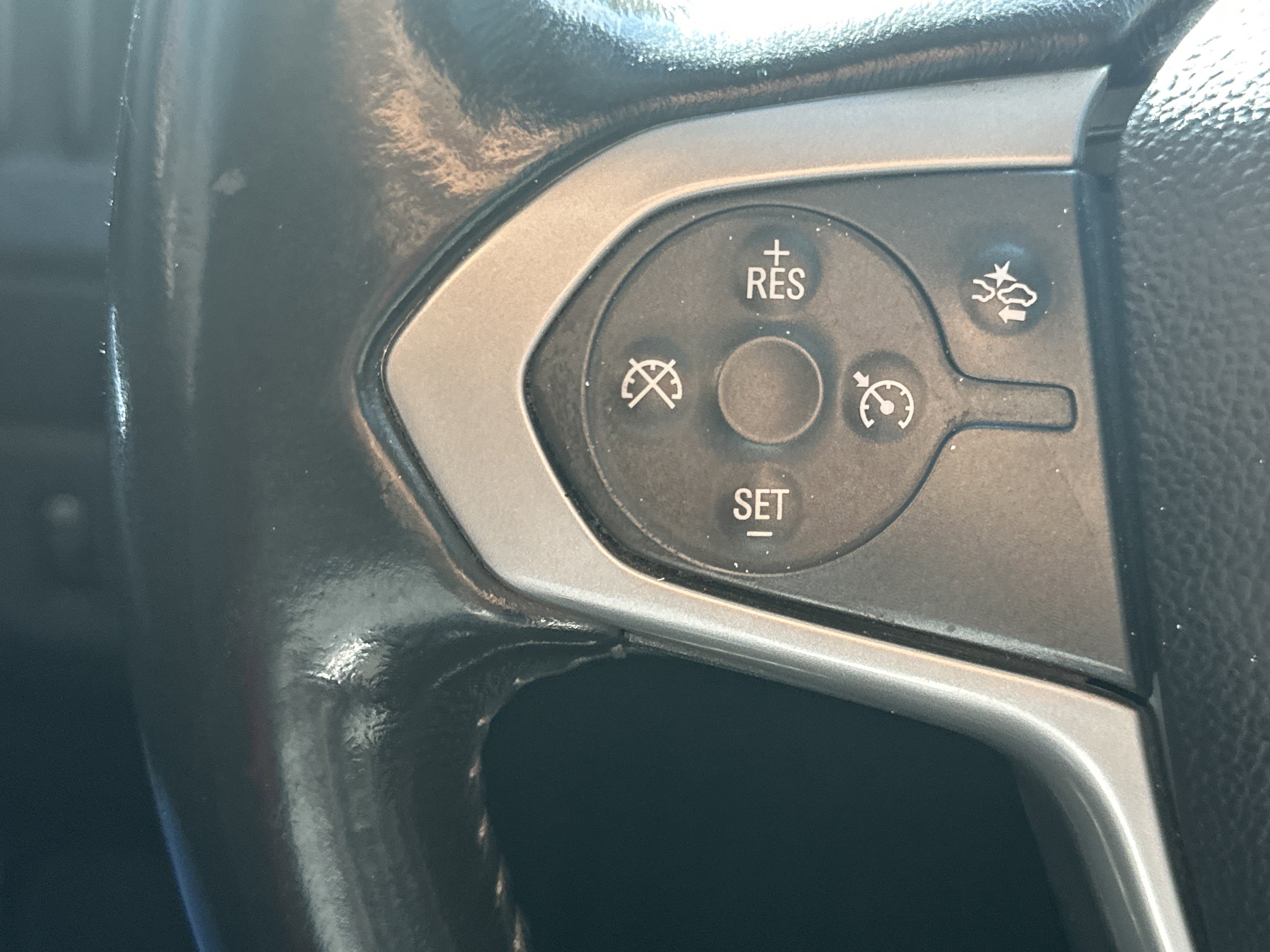 Used 2022 Chevrolet Colorado LT w/ Fleet Safety Package image 19