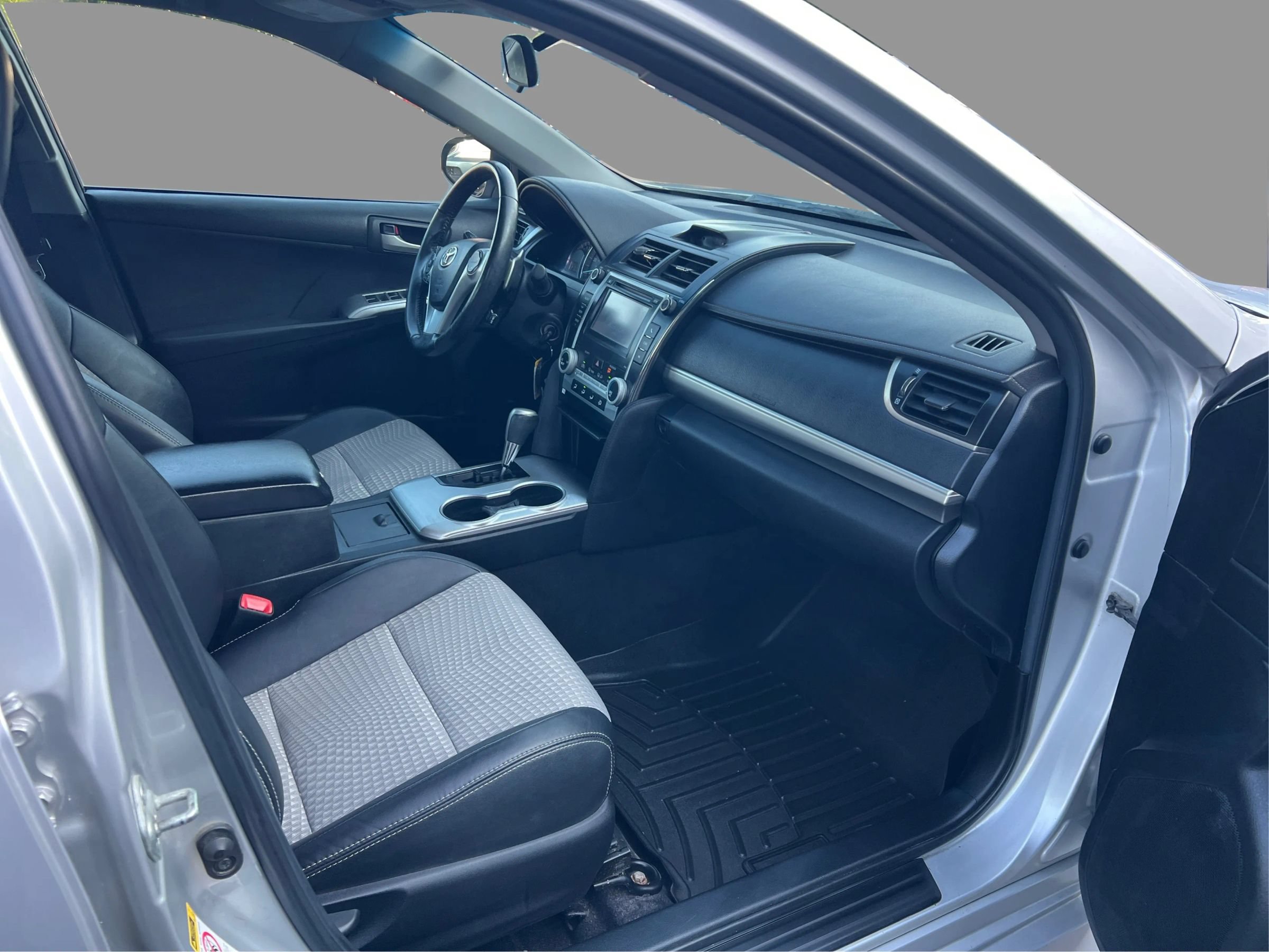 Used 2012 Toyota Camry SE FWD image 24