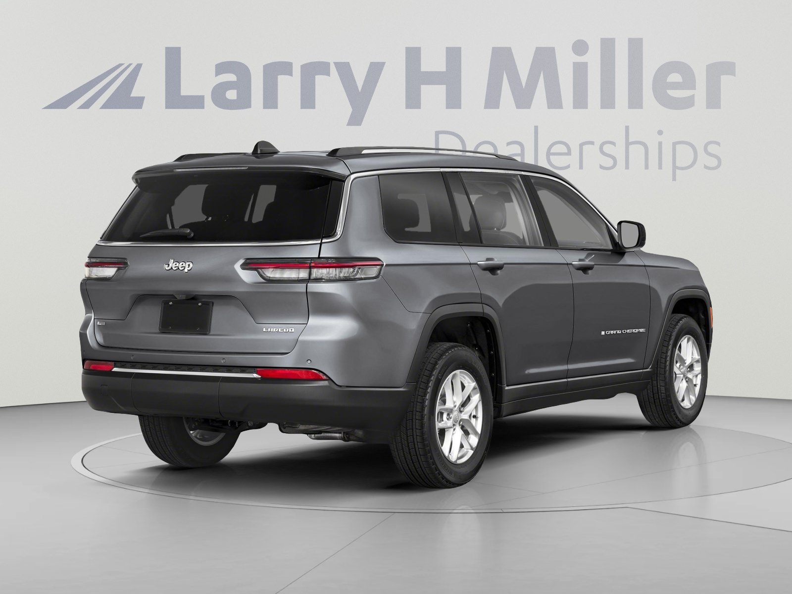 Used 2023 Jeep Grand Cherokee L Laredo AWD/4WD image 2