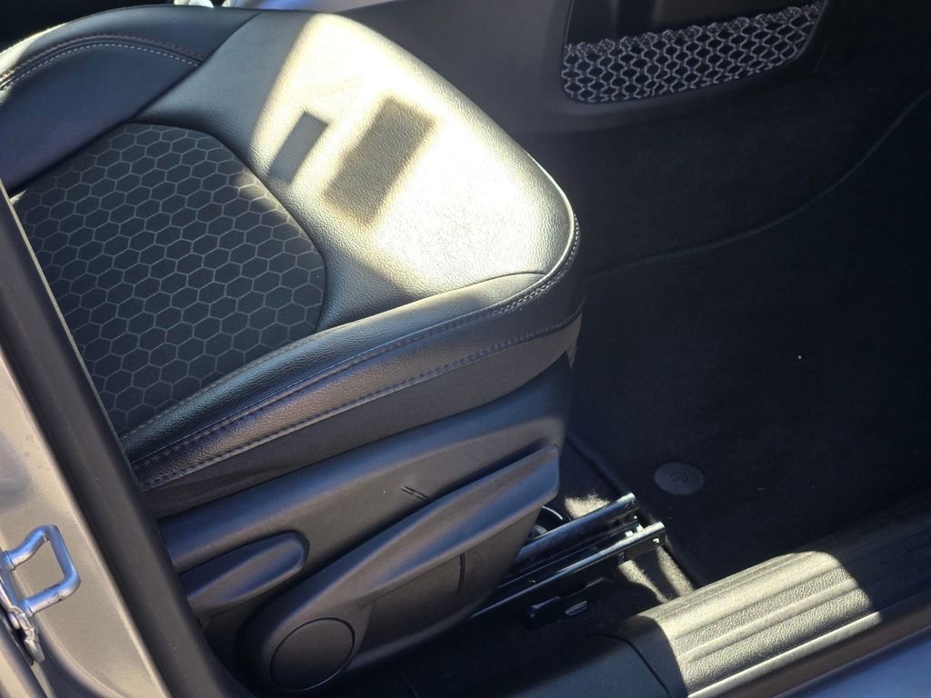 Used 2019 Jeep Compass Latitude AWD/4WD image 11
