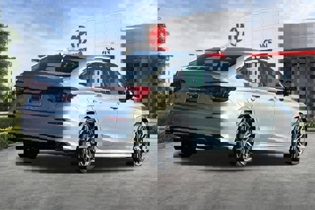 Used 2023 Honda Civic Touring image 4