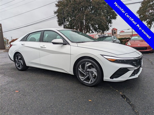 Certified 2025 Hyundai Elantra SEL image 1