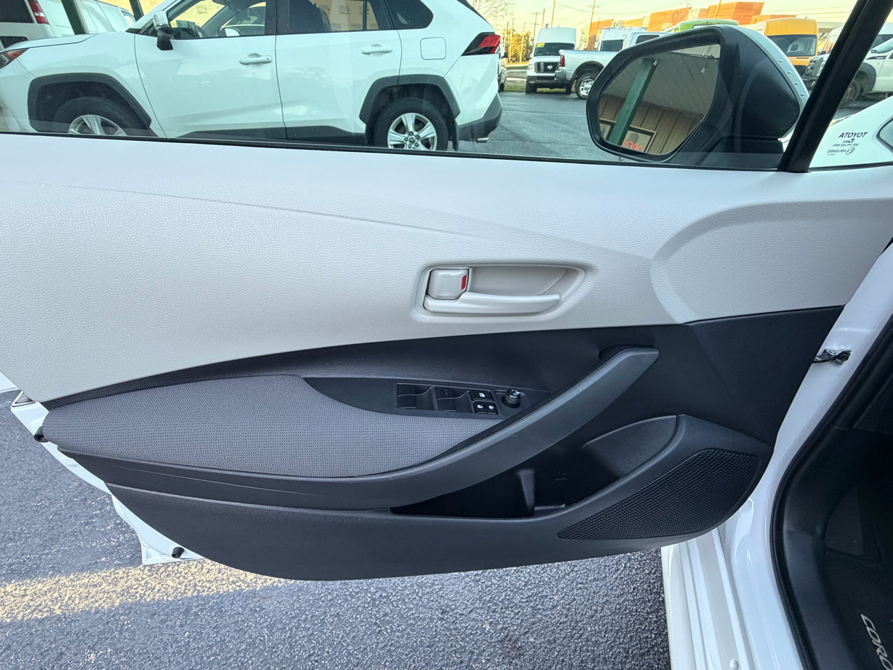 Used 2024 Toyota Corolla LE image 15