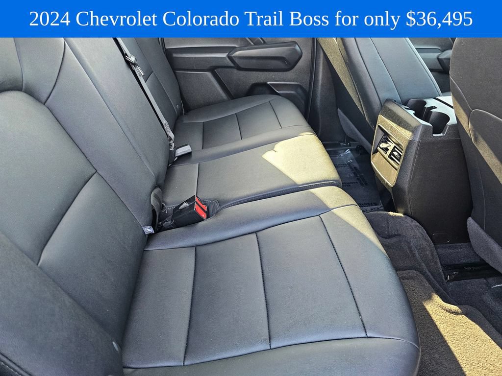 Used 2024 Chevrolet Colorado Trail Boss w/ Advanced Trailering Package AWD/4WD image 13