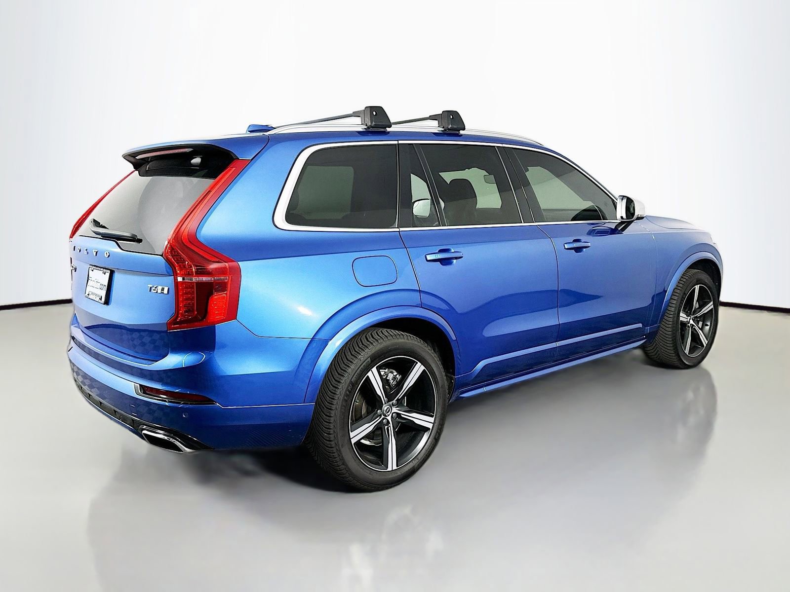 Used 2019 Volvo XC90 T6 R-Design w/ Protection Package AWD/4WD image 8