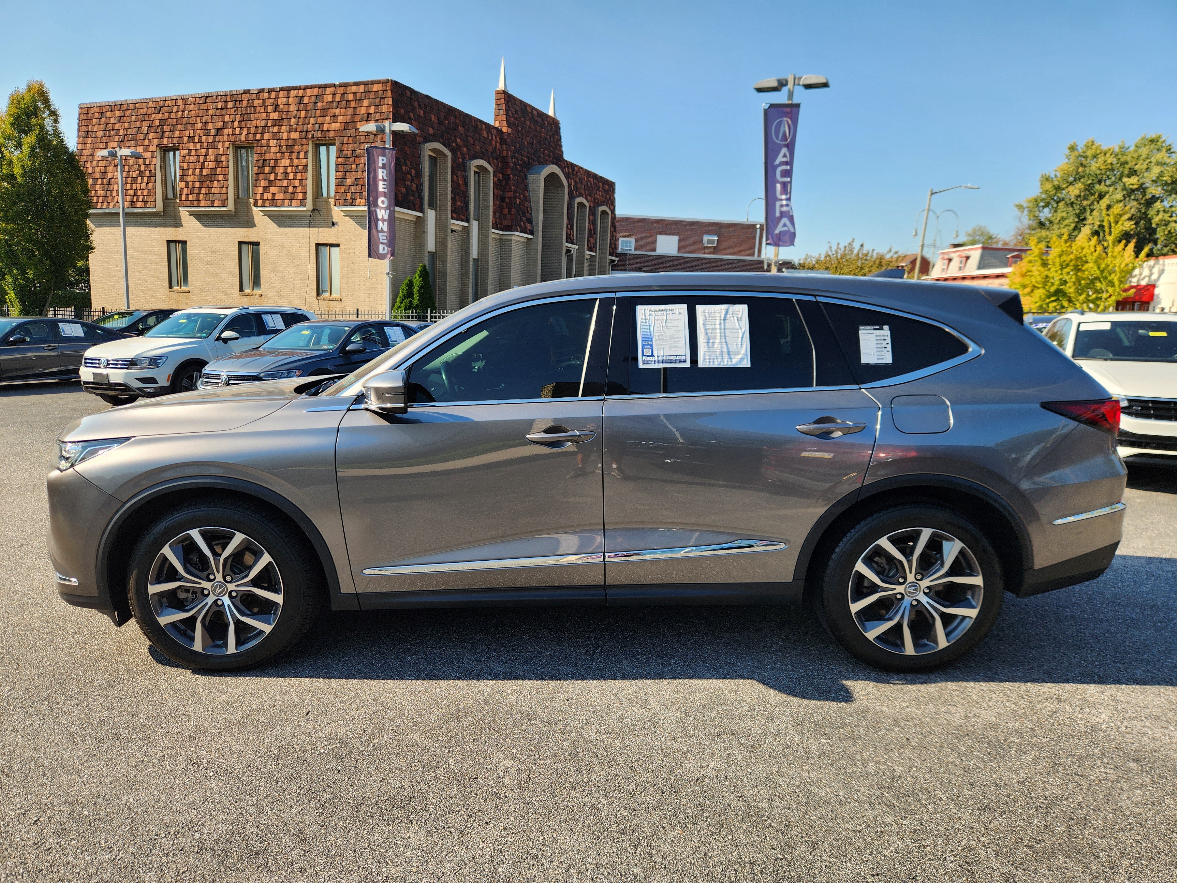 Certified 2024 Acura MDX w/ Technology Package AWD/4WD image 5