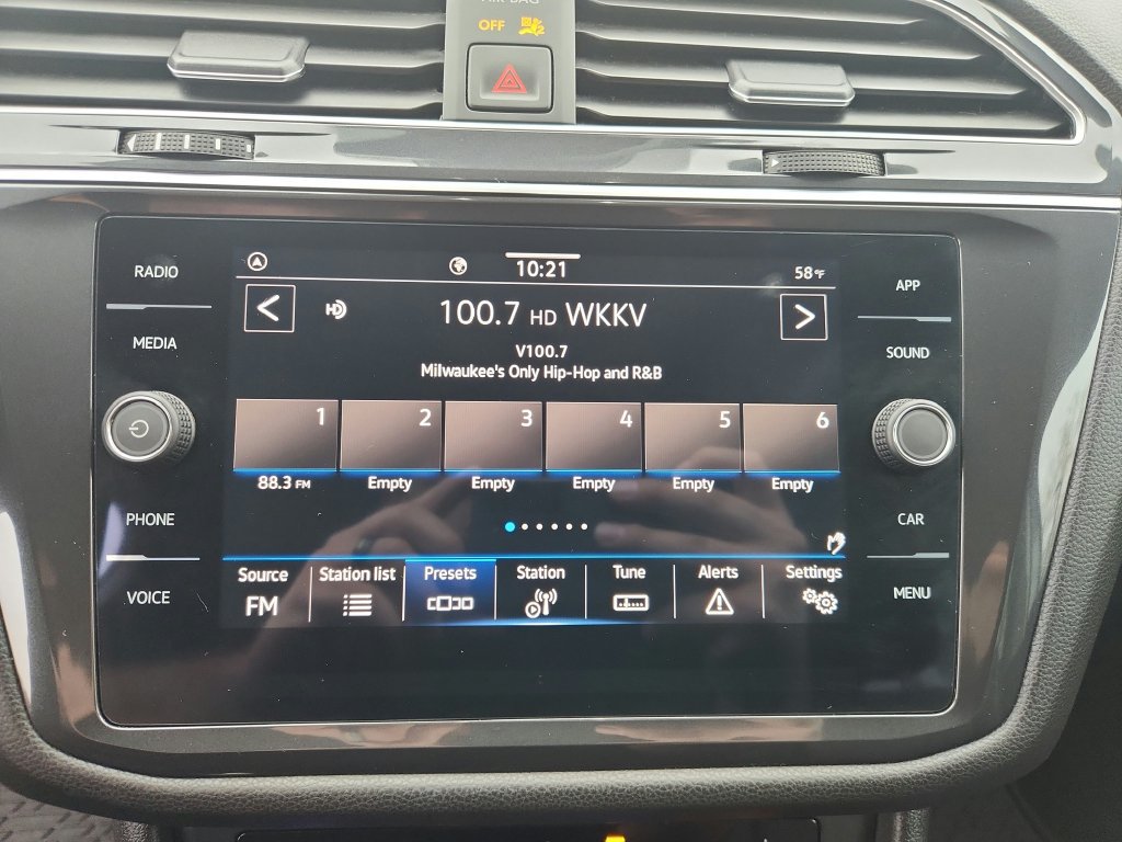 Certified 2023 Volkswagen Tiguan SE FWD image 15