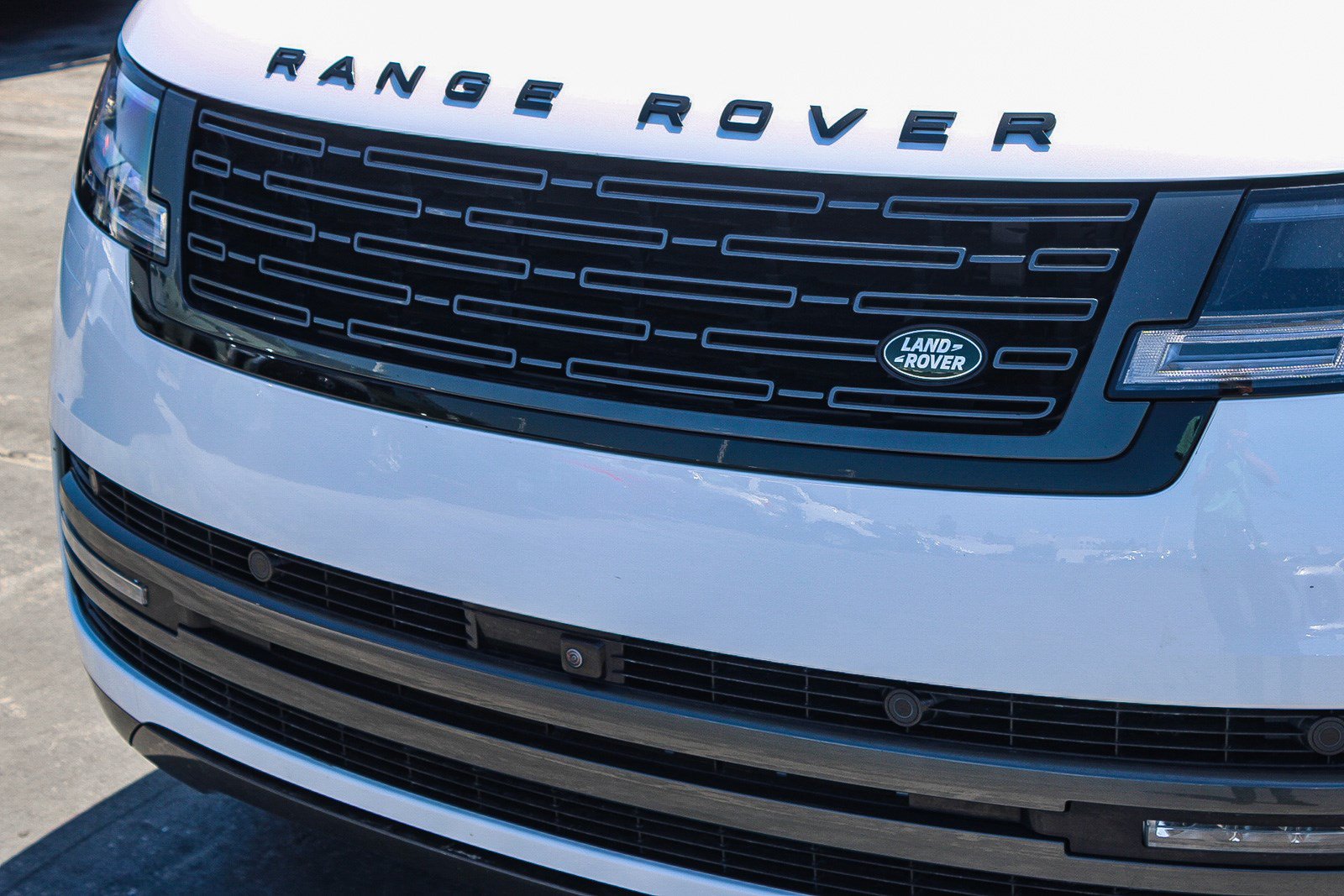 Used 2023 Land Rover Range Rover SE AWD/4WD image 6