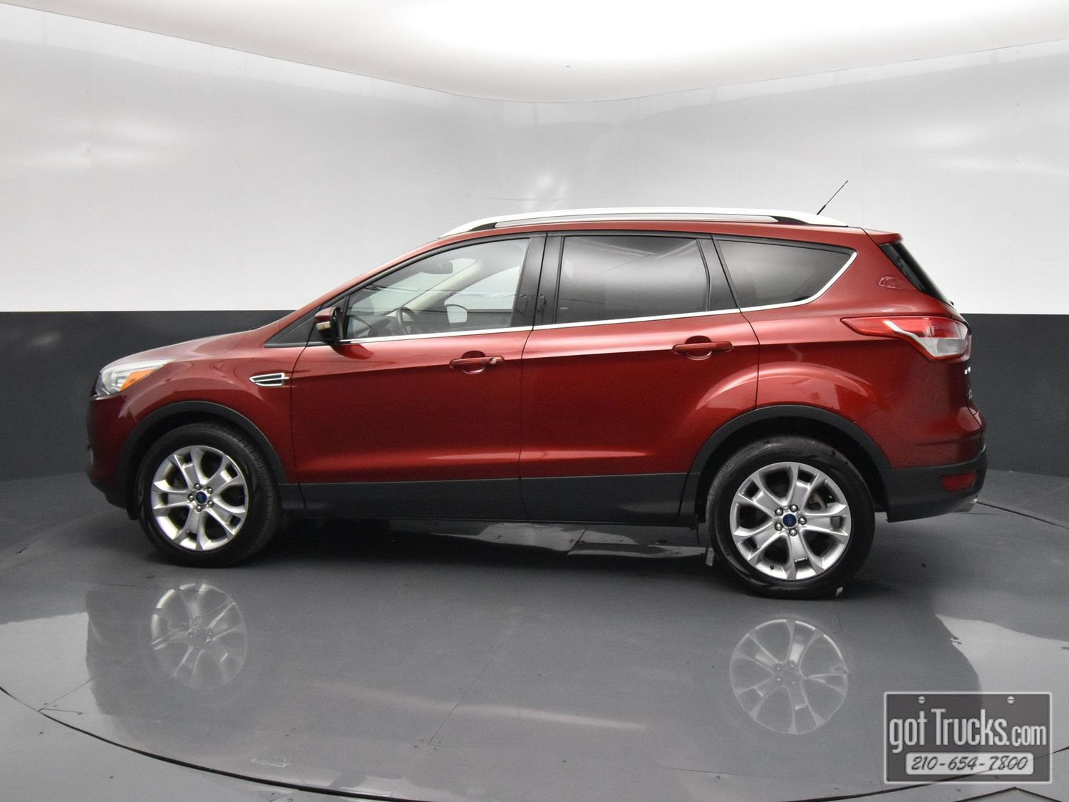 Used 2016 Ford Escape Titanium w/ Equipment Group 301A AWD/4WD image 3
