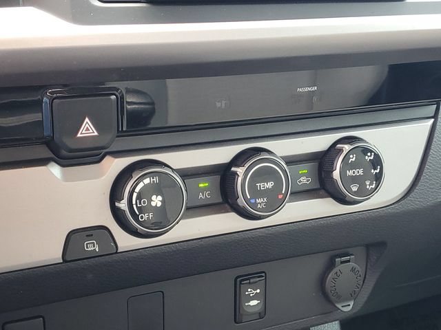 Used 2016 Toyota Tacoma SR5 w/ Towing Package RWD image 21