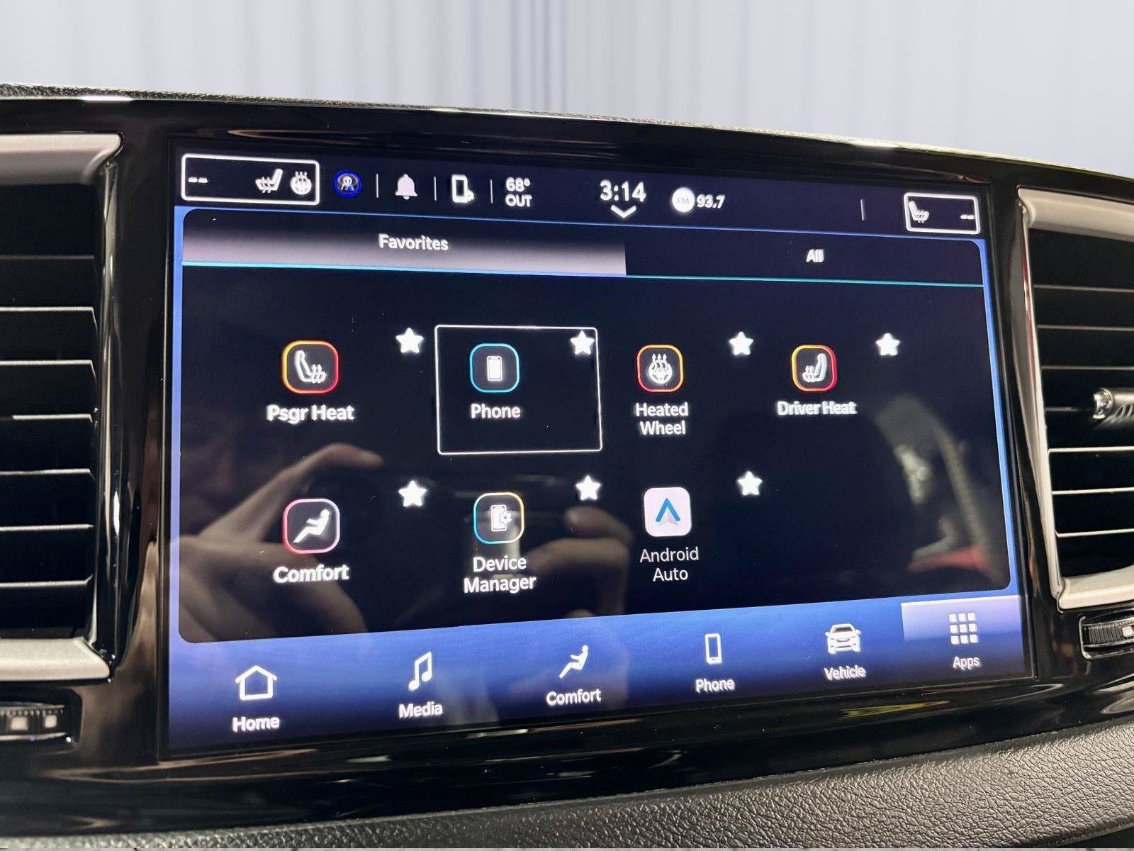 Used 2023 Chrysler Pacifica Touring-L FWD image 14