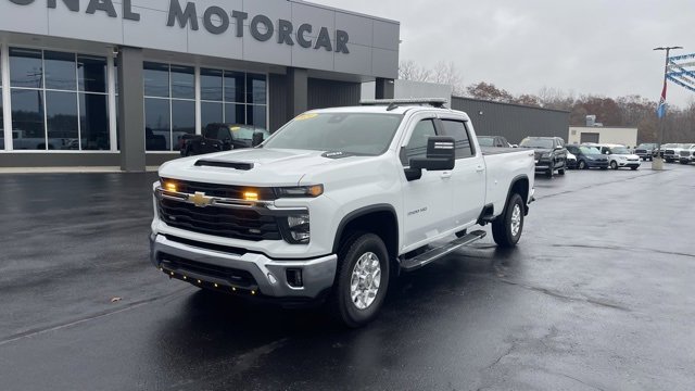 Used 2024 Chevrolet Silverado 3500 LT w/ Convenience Package image 9