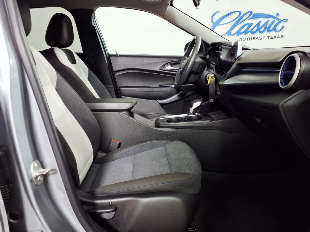 Used 2024 Chevrolet Trax LS FWD image 13