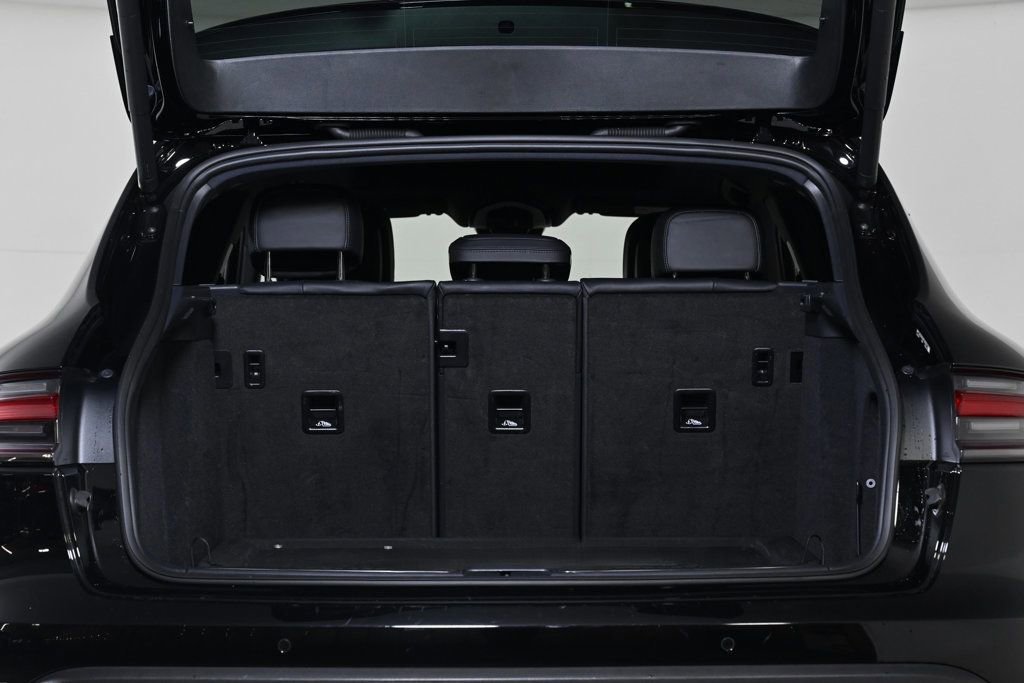 Certified 2023 Porsche Macan S image 24