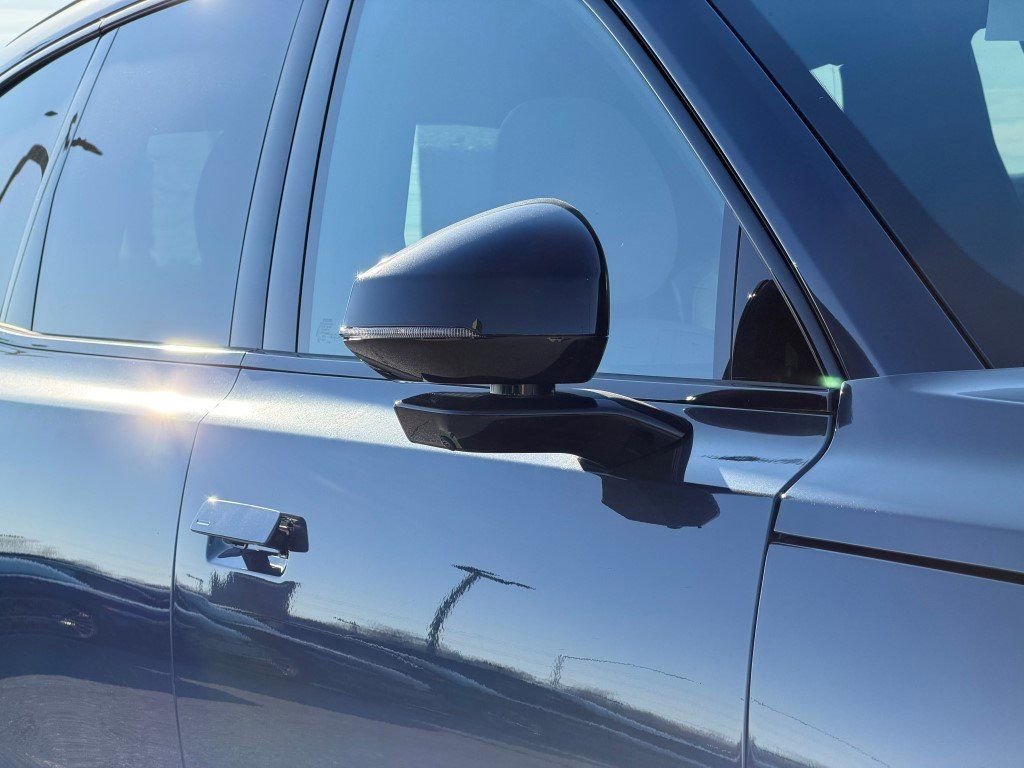 New 2025 Volvo EX90 Ultra w/ Protection Package Premier image 5