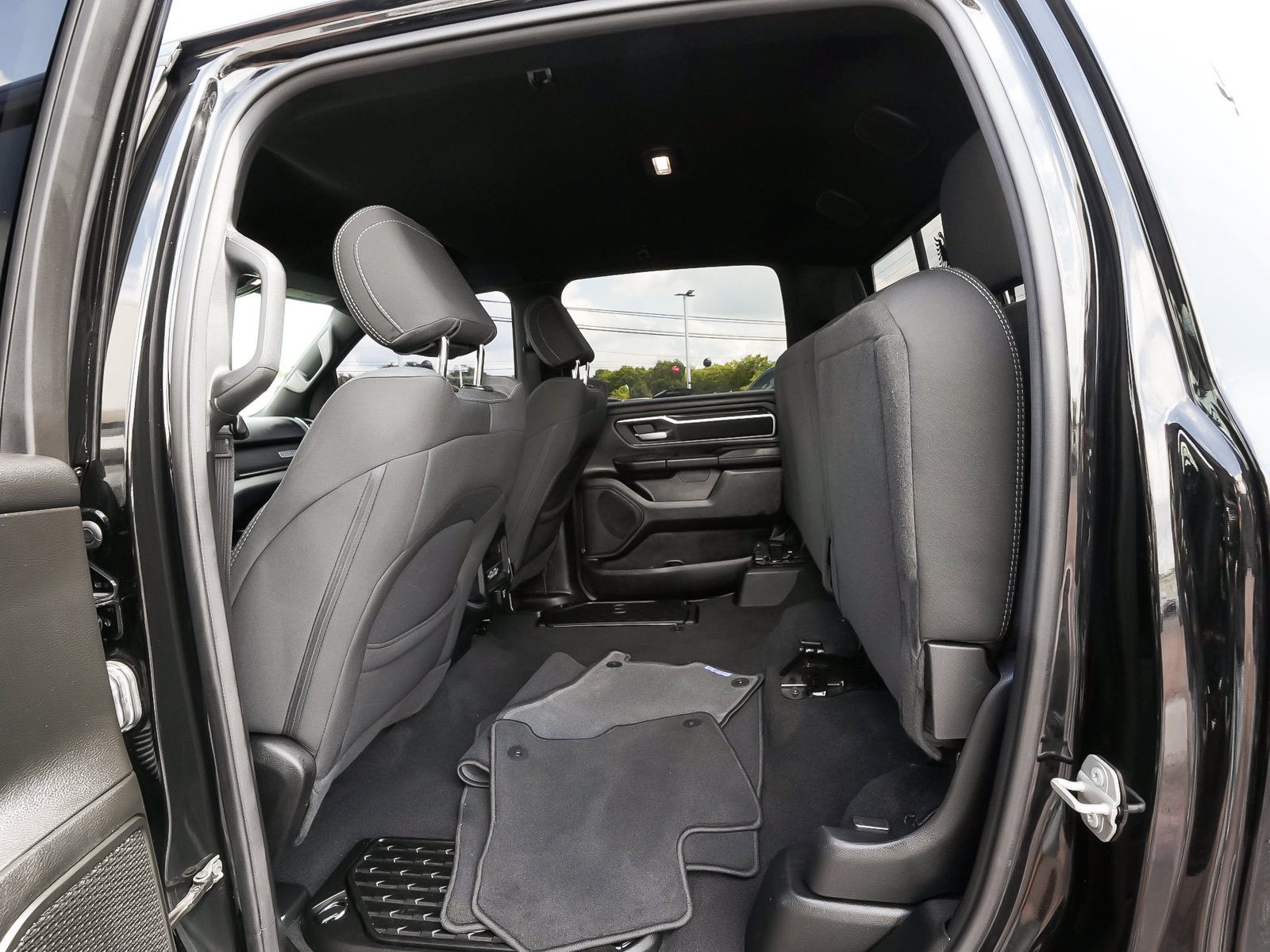 Used 2025 RAM 1500 Big Horn AWD/4WD image 34