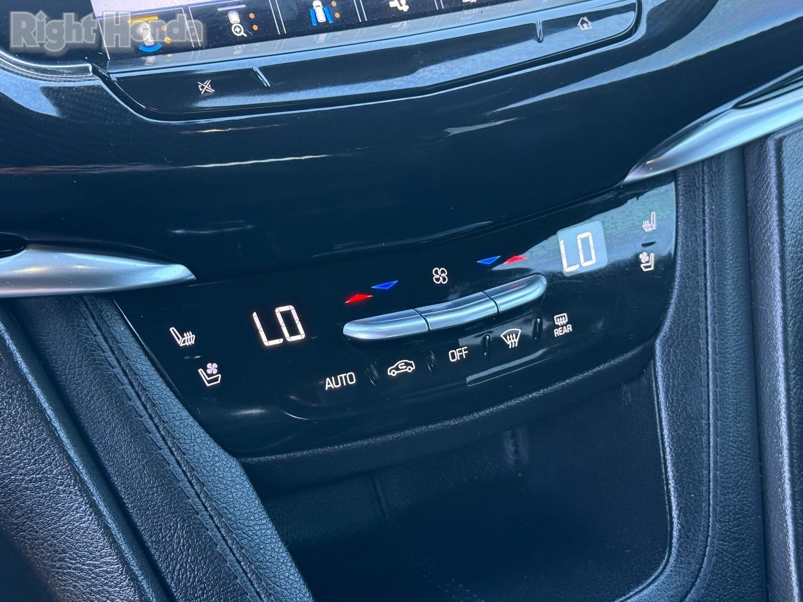 Used 2023 Cadillac XT6 Sport w/ Platinum Package image 22