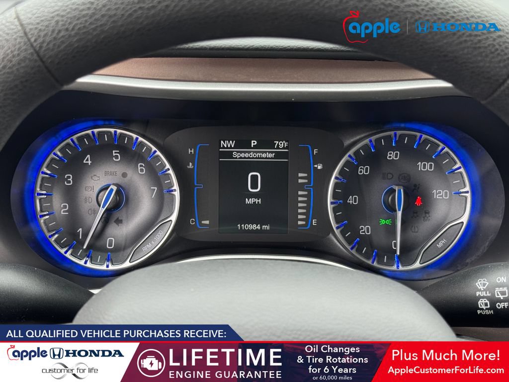 Used 2017 Chrysler Pacifica Touring FWD image 11