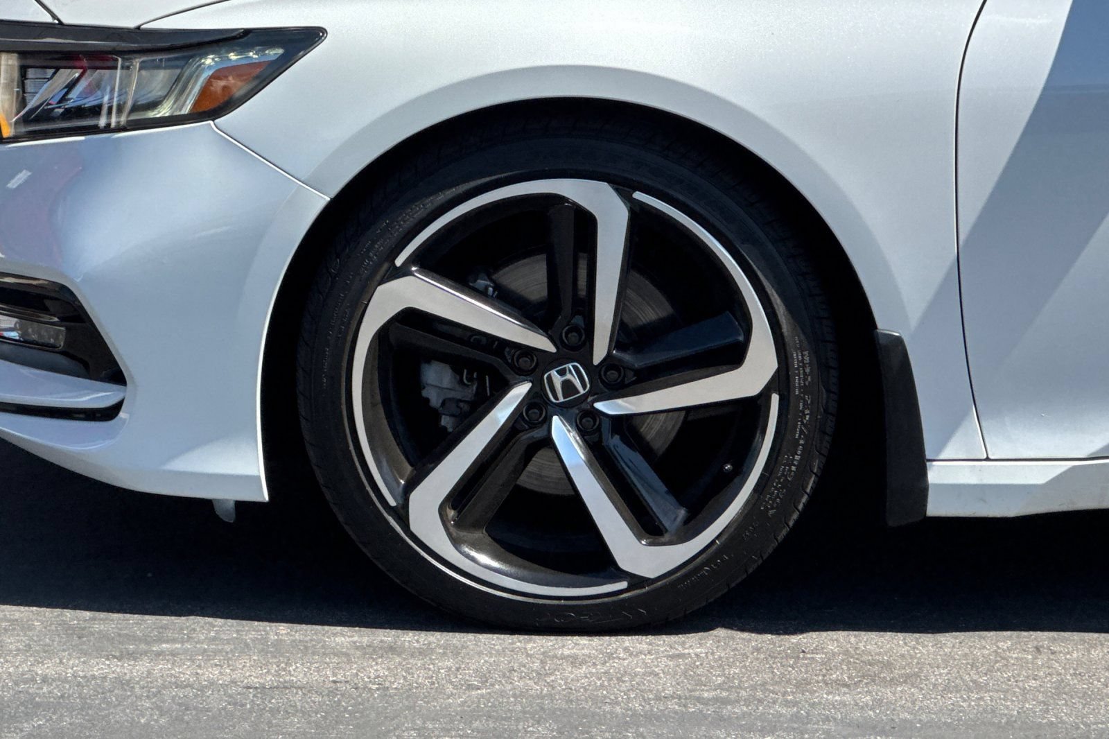 Used 2019 Honda Accord Sport image 32