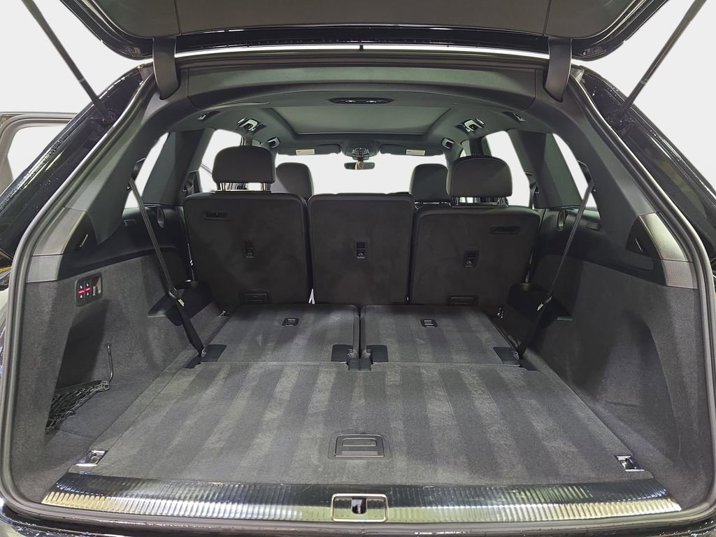 Certified 2025 Audi Q7 2.0T Premium w/ Convenience Plus Package image 12
