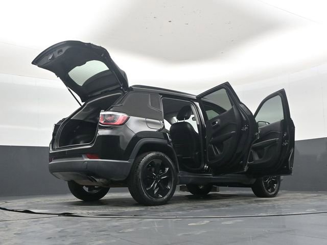 Used 2018 Jeep Compass Latitude FWD image 52