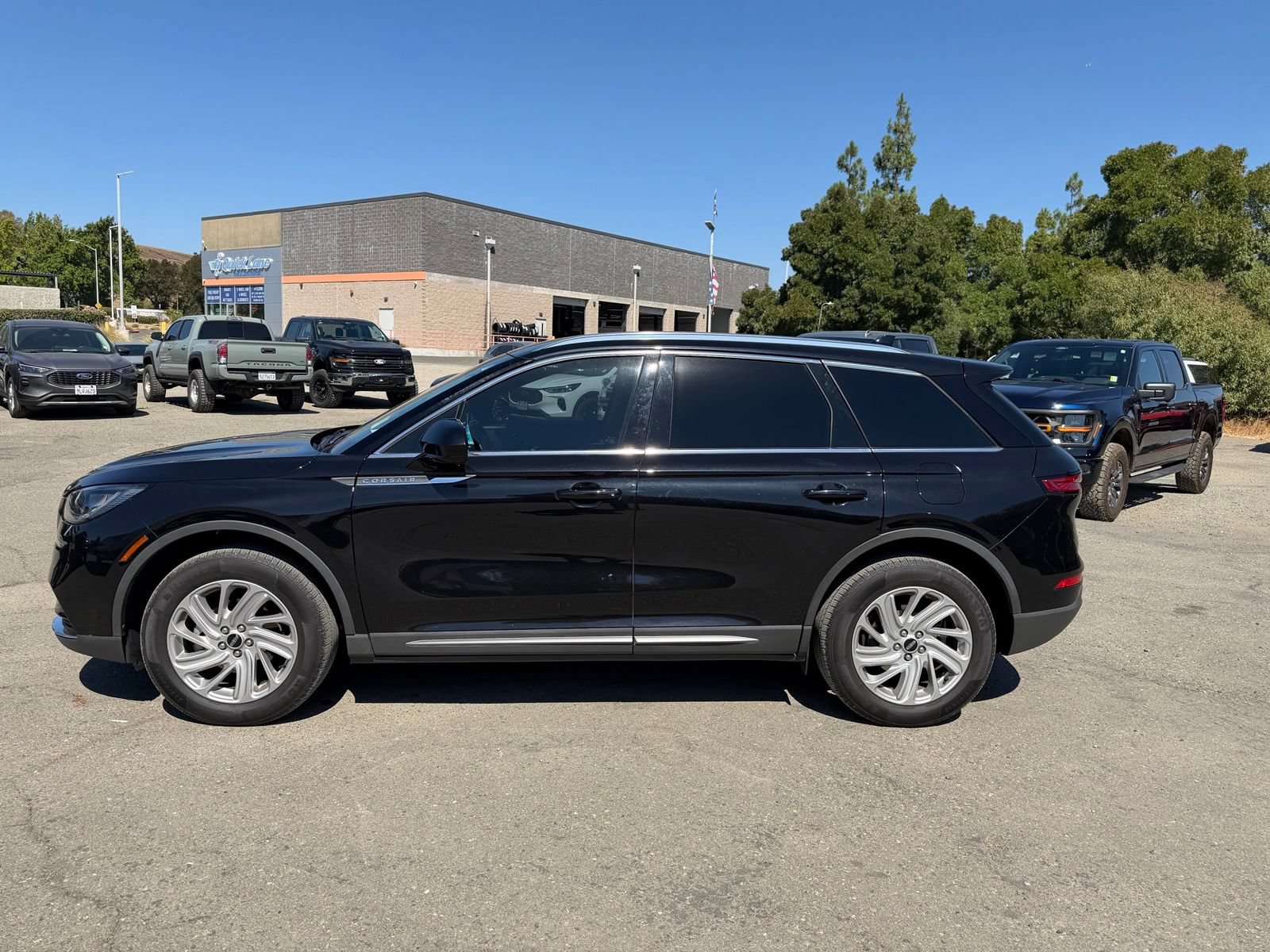 Used 2022 Lincoln Corsair FWD image 2