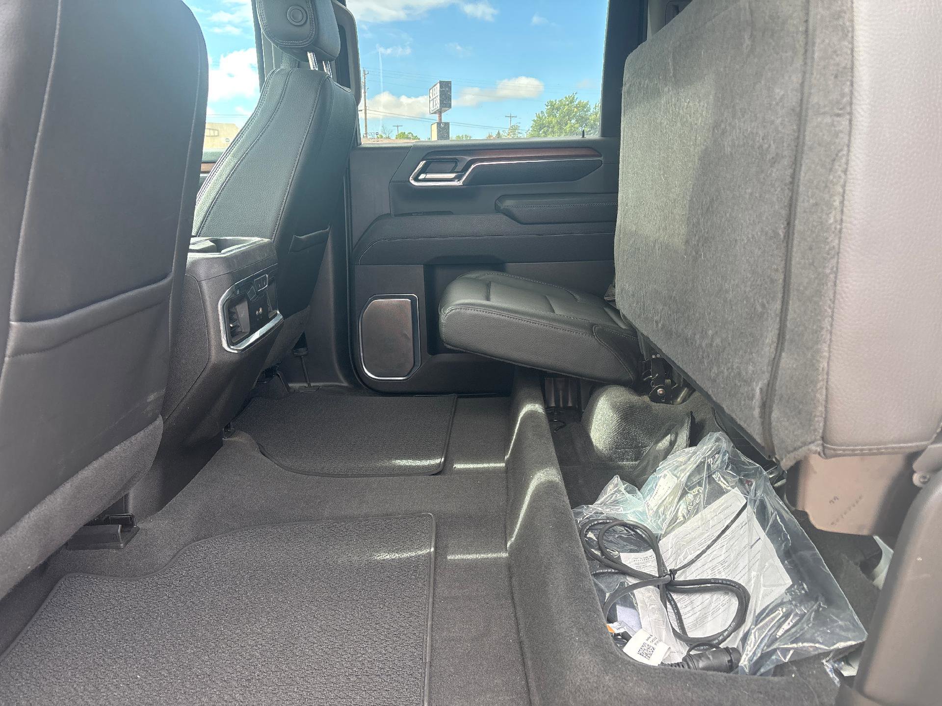 Used 2024 GMC Sierra 2500 Denali w/ Denali Reserve Package image 38