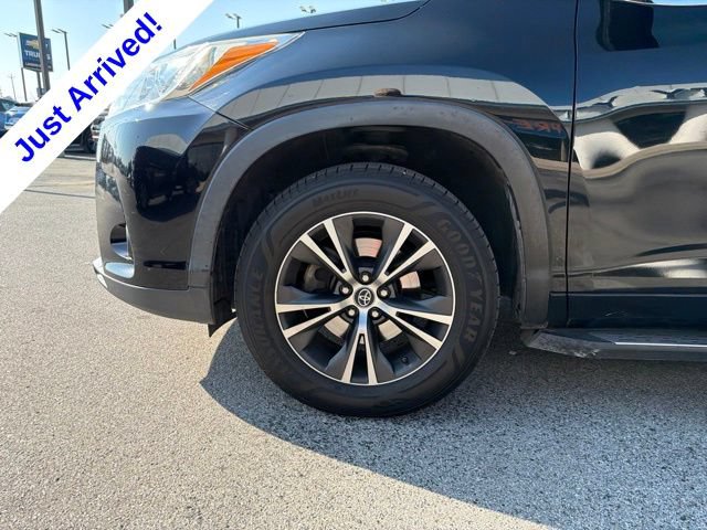 Used 2018 Toyota Highlander LE FWD image 10