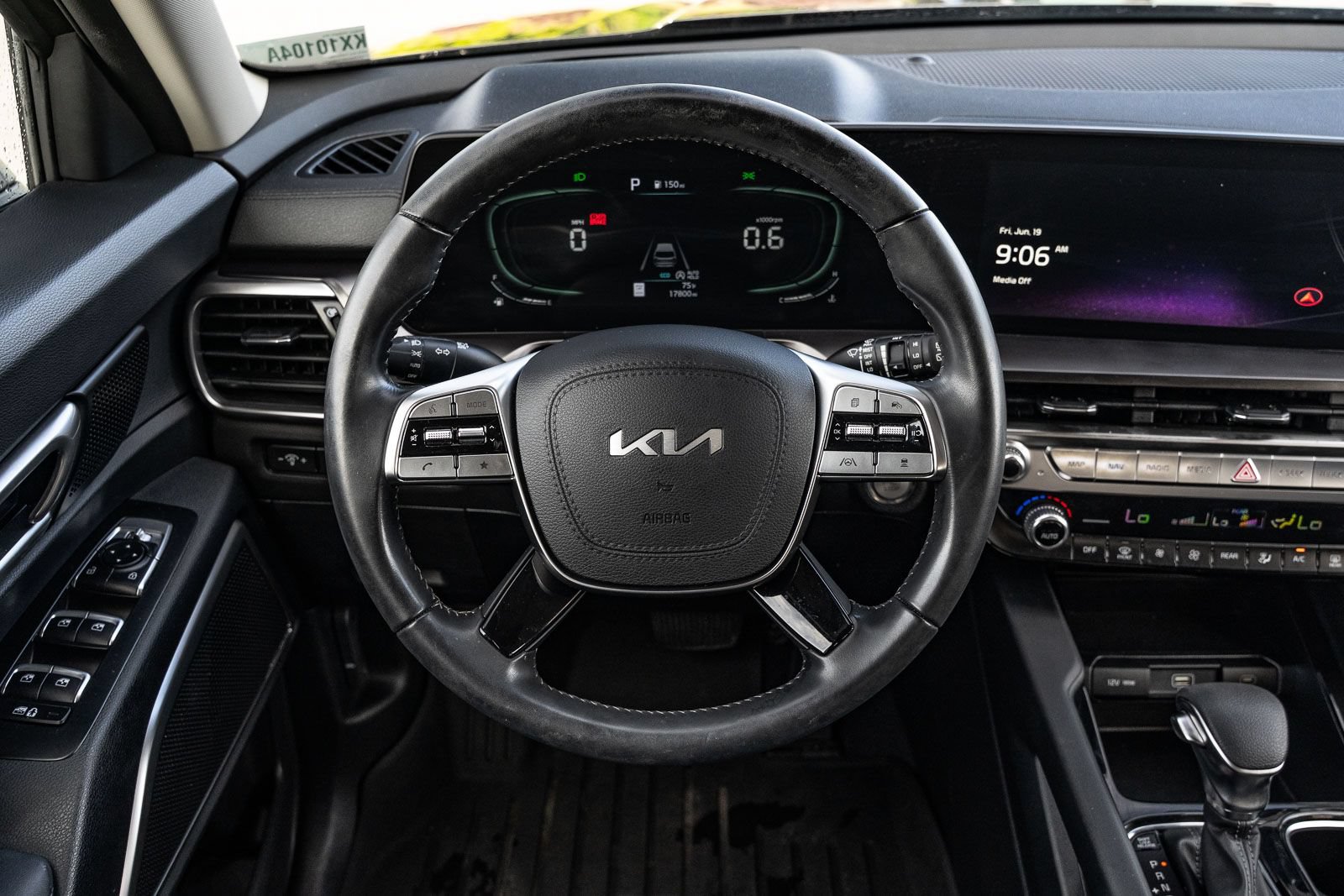 Used 2023 Kia Telluride LX AWD/4WD image 23