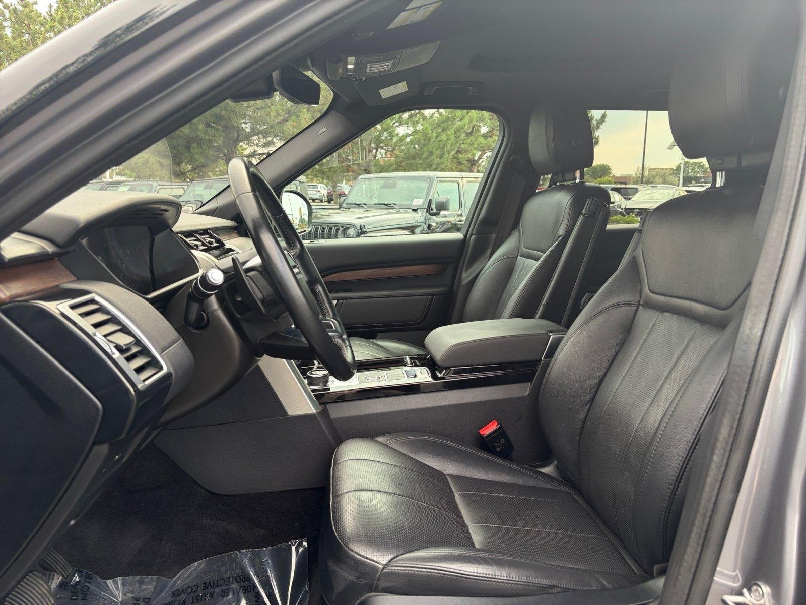 Used 2020 Land Rover Discovery HSE AWD/4WD image 12