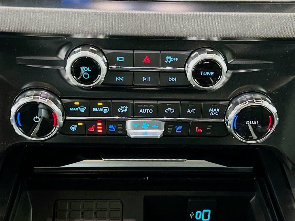 New 2026 Ford F350 Platinum image 9