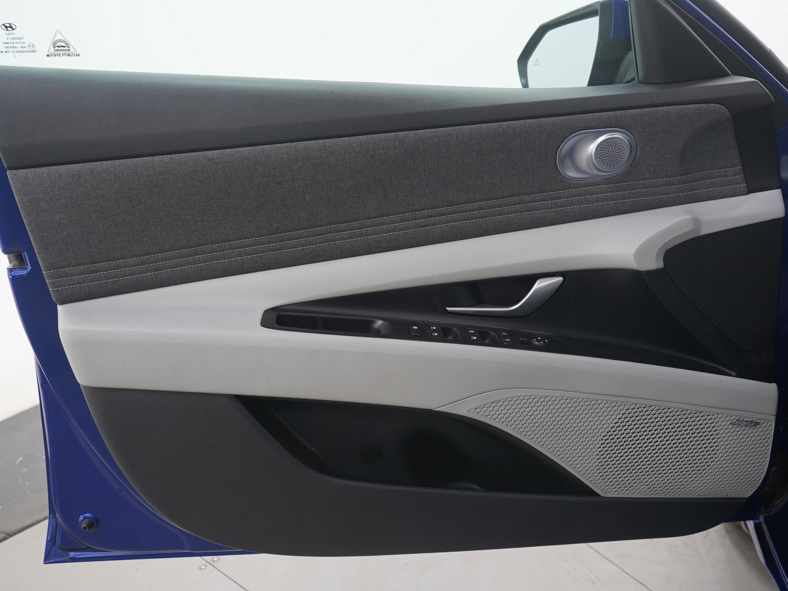 Used 2023 Hyundai Elantra Limited image 19