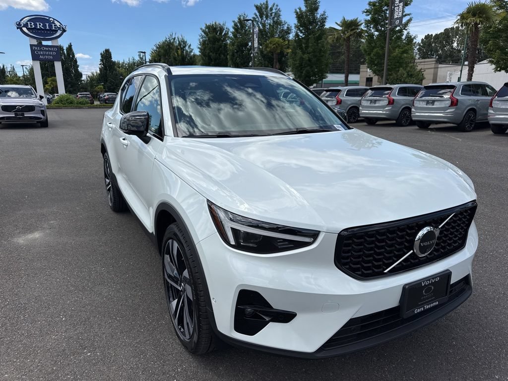 New 2026 Volvo XC40 B5 Plus w/ Climate Package AWD/4WD image 8